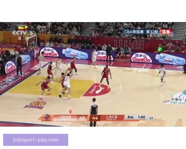 李弘权带领上海豪取十五连胜史密斯绝杀深圳连胜九场